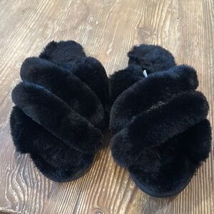 Cross Strap Black Puff Fuzzy Furry Fluffy Slip On Plush Slippers medium (7/8)